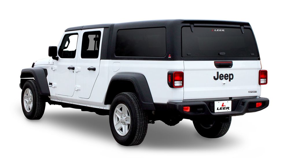 100xq-jeep-gladiator-2020-white-3-4-rear-drvr-white-a